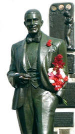 Памятник Карлосу Гарделю. Буэнос-Айрес, Аргентина